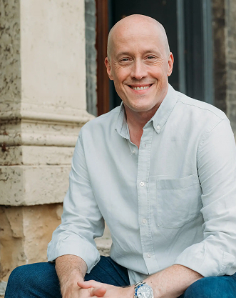 Chris Ducker - portrait